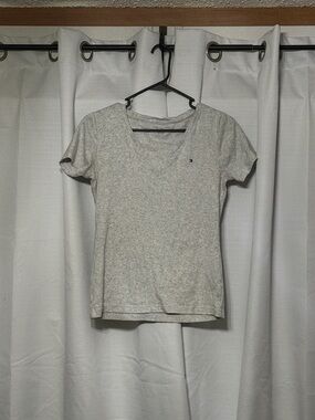 Tommy Hilfiger Heather Gray V-Neck Short Sleeve Tee